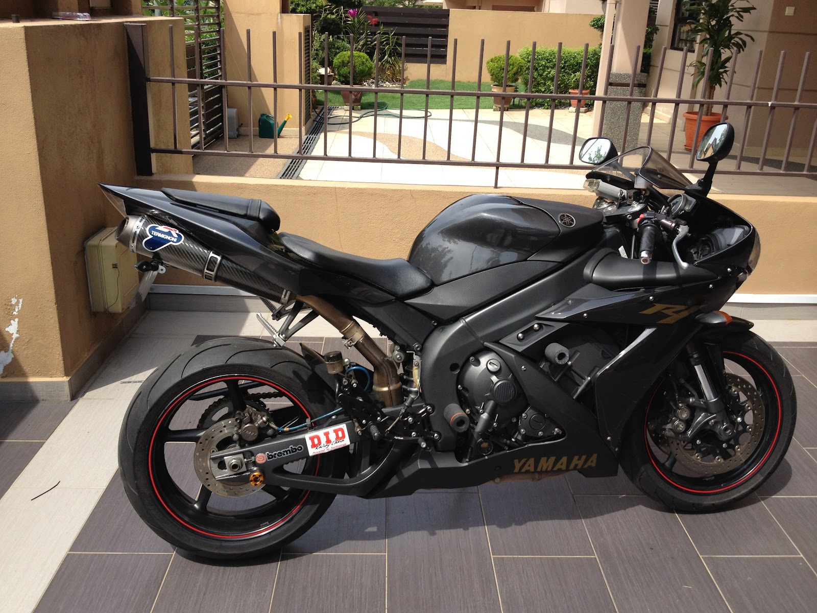 Yamaha YZF r1 чёрный матовый